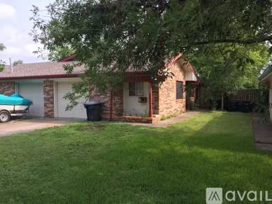 Main picture of 1709 Lawyer St