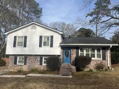 Main picture of 7670 Hillandale Rd