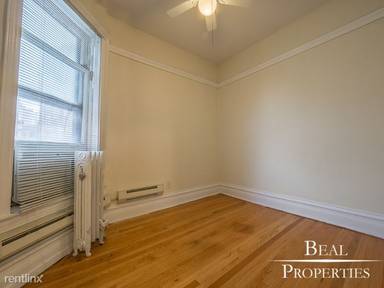 Main picture of 1220 N Dearborn St