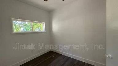 Main picture of 102 7th St SW