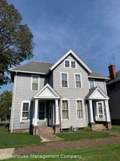 Main picture of 358 W 7th St