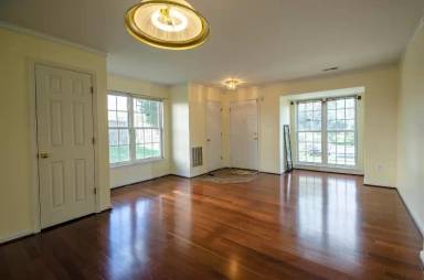 Main picture of 42813 Pilgrim Sq
