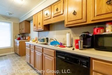 Main picture of 2408 W Euclid Ave