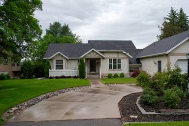 Main picture of 25 S Main St