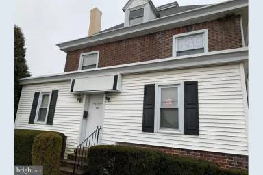 Main picture of 800 Darby Rd
