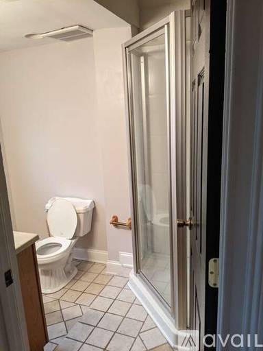 Main picture of 706 W Clay St
