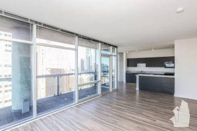 Main picture of 851 N La Salle Dr