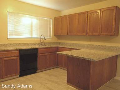 Main picture of 2465 Stokes St