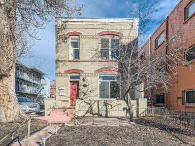 Main picture of 14 S Logan St