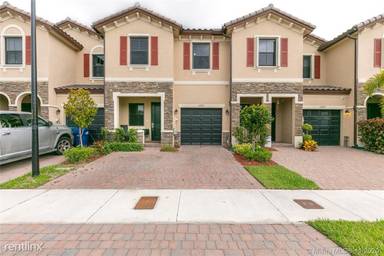 Main picture of 11700 SW 151st Ave