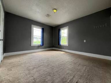 Main picture of 81 W St