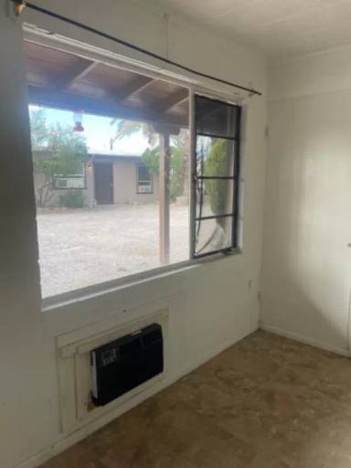 Main picture of 854 W Wickenburg Way Apartments
