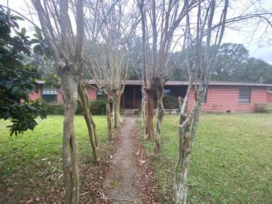 Main picture of 7451 Lanier Dr