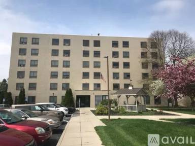 Main picture of 449 S Main St