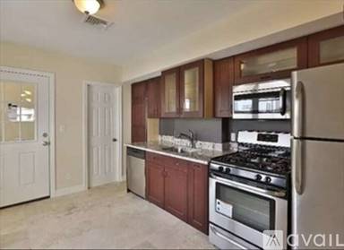 Main picture of 8 Parker St