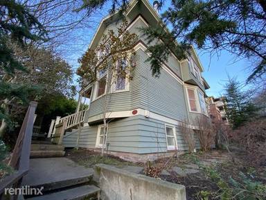 Main picture of 300 11th Ave E