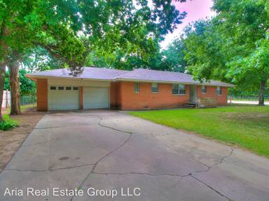 Main picture of 101 N Sherry Ave