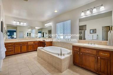 Main picture of 2425 Foxcroft Cir