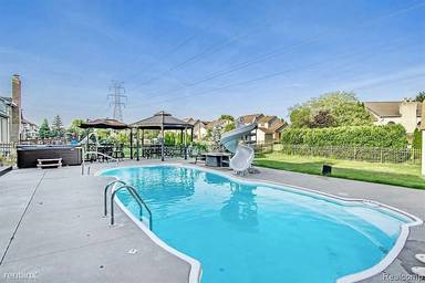 Main picture of 43496 Hillsboro Dr