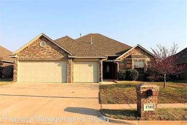 Main picture of 1741 Woody Ln