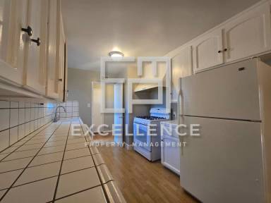 Main picture of 2276 Markham Ave