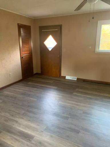 Main picture of 165 Greyland Dr