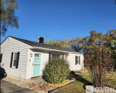 Main picture of 2905 N Rosewood Ave