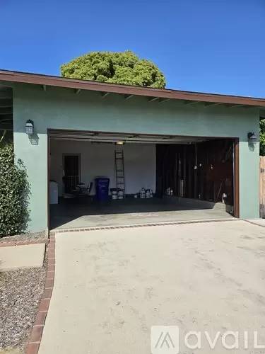 Main picture of 4976 Denver St