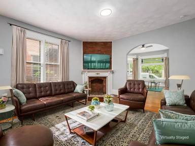 Main picture of 327 W 1st Ave