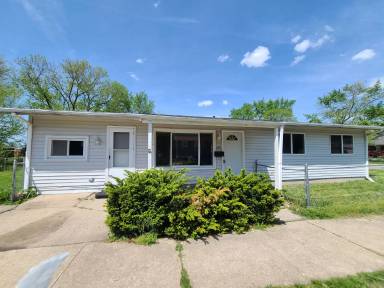 Main picture of 642 E 11th St