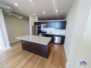 Main picture of 2040 W North Ave