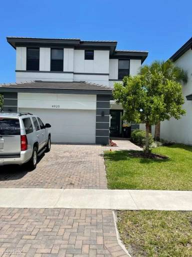 Main picture of 4944 Whispering Way