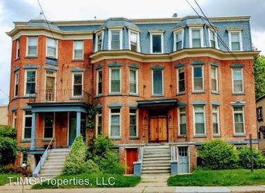 Main picture of 1105 E Genesee St