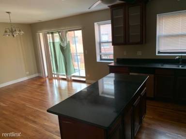 Main picture of 4631 S Drexel Blvd