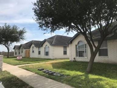 Main picture of 405 La Mancha Dr