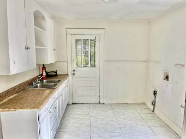 Main picture of 3342 Eaton St