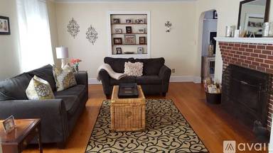 Main picture of 2381 Cranston St
