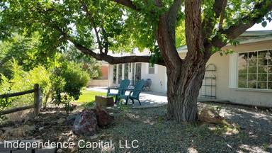 Main picture of 204 W 38th St