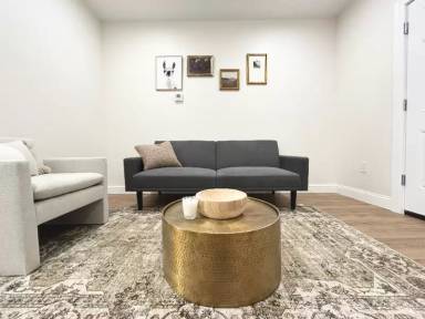 Main picture of 484 Lincoln Pl