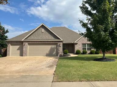 Main picture of 4400 SW Bermuda Ave