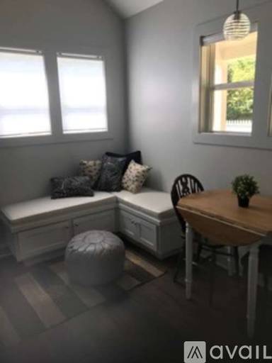 Main picture of 606 Ray Ave