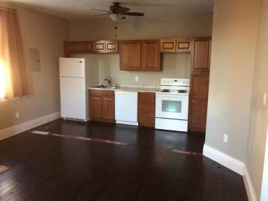 Main picture of 512 W Main St