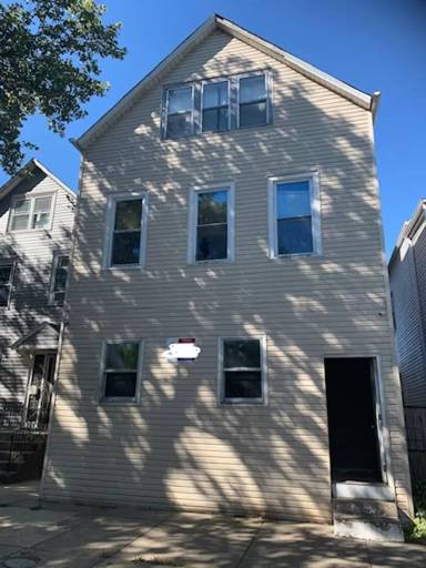 Main picture of 4018 S Rockwell St