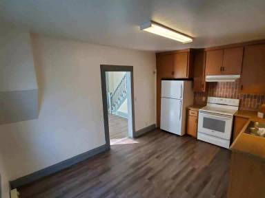 Main picture of 324 2nd St