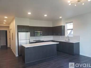 Main picture of 1305 Larrabee Ave