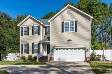 Main picture of 205 E Baywood Ln