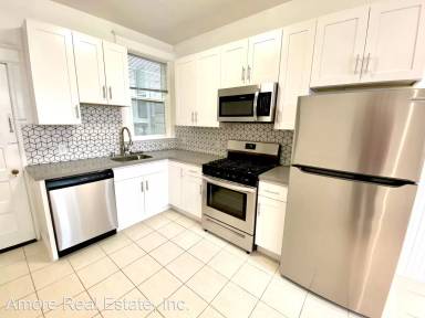 Main picture of 1741 Jones St