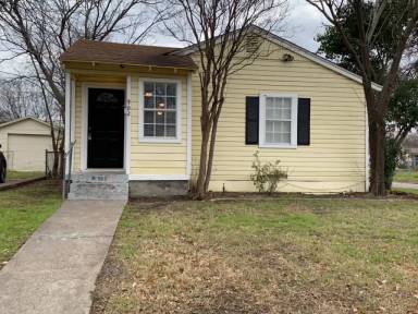 Main picture of 902 NE 17th St