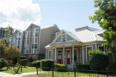 Main picture of 915 W 23rd St