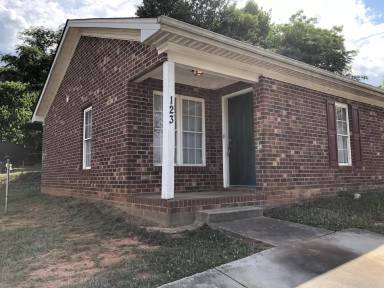 Main picture of 123 Thomas St
